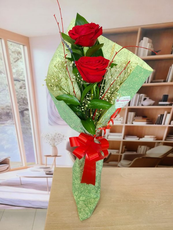 Pareja de Rosas Rojas | Detalle Romántico a Domicilio