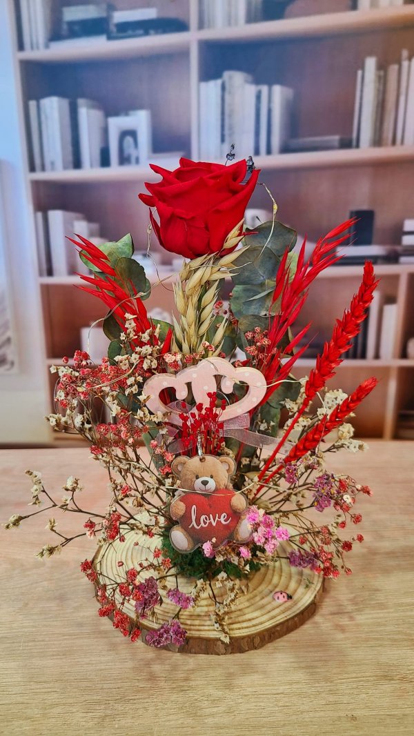 Rosa Preservada Roja con Osito y Corazón – Regalo Romántico San Valentín